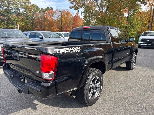 Used 2016 Toyota Tacoma TRD Sport w/ Towing Package AWD/4WD image 5