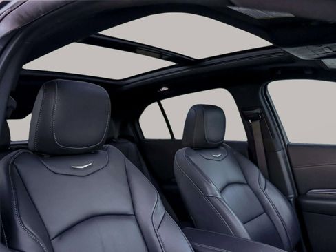 Used 2022 Cadillac XT4 Luxury w/ Cold Weather Package image 39