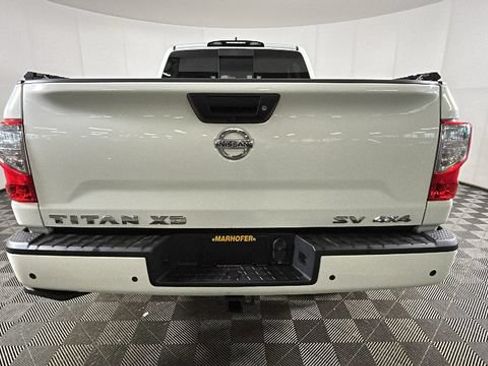 Used 2022 Nissan Titan SV w/ SV Convenience Package AWD/4WD image 3
