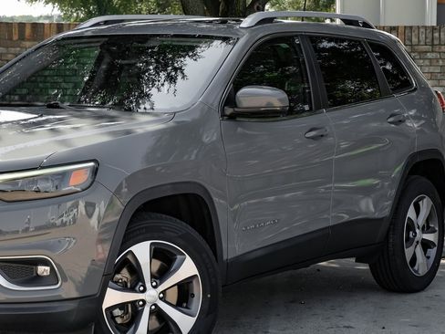 Used 2021 Jeep Cherokee Limited w/ Mopar Interior Package image 14