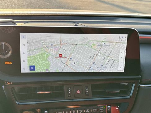 Used 2024 Lexus ES 300h F Sport image 25