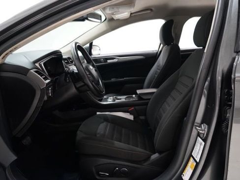 Used 2019 Ford Fusion SE FWD image 13
