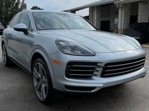 Used 2020 Porsche Cayenne AWD/4WD image 2