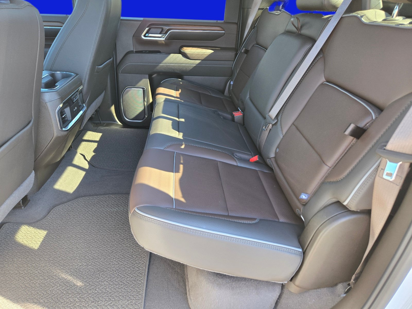 Used 2025 GMC Sierra 2500 Denali w/ Denali Reserve Package AWD/4WD image 19