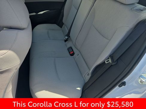 Used 2026 Toyota Corolla Cross L image 19