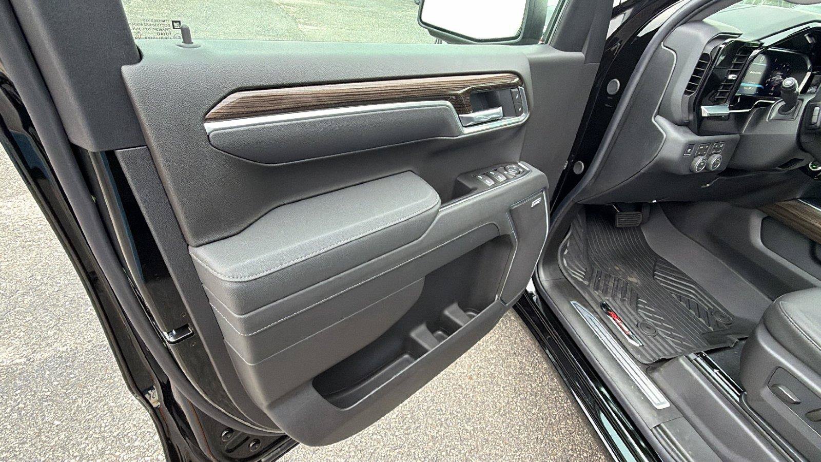 New 2026 Chevrolet Silverado 1500 RST w/ RST All Star Premium Package AWD/4WD image 14
