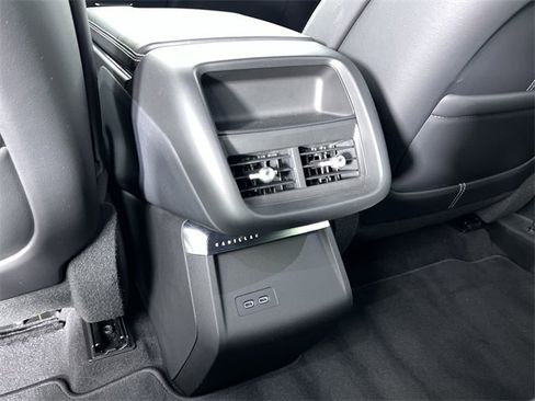 Used 2025 Cadillac Lyriq Luxury image 22