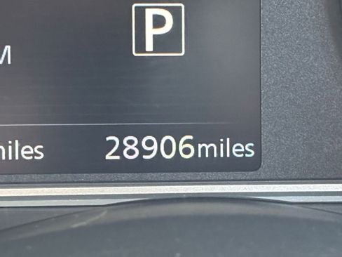 Used 2025 Nissan Versa SV image 38