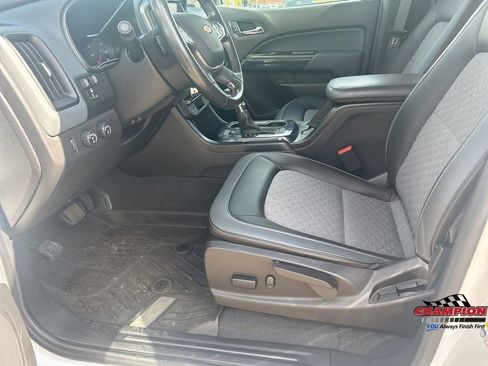 Used 2022 Chevrolet Colorado Z71 AWD/4WD image 15