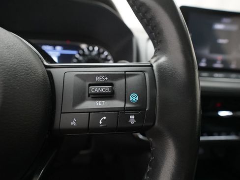 Used 2021 Nissan Rogue SV AWD/4WD image 18