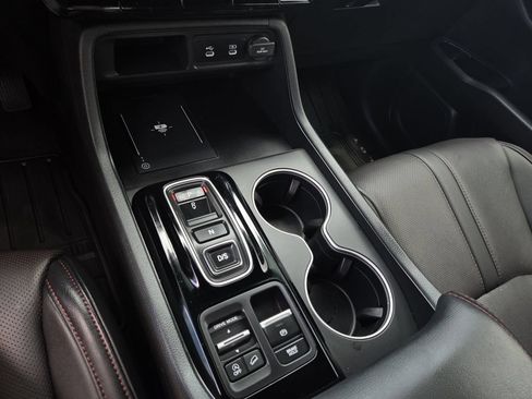 Used 2026 Honda Pilot Black Edition image 14