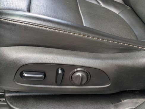 Used 2021 GMC Acadia SLT w/ Elevation Edition image 16