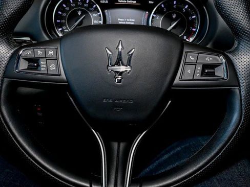 Used 2022 Maserati Levante GT image 35