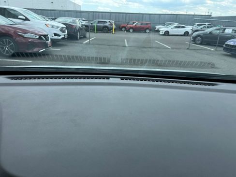 Used 2025 Nissan Versa SV FWD image 17