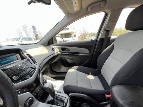 Used 2013 Chevrolet Cruze LS FWD image 2