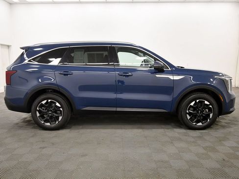 Certified 2024 Kia Sorento S AWD/4WD image 9