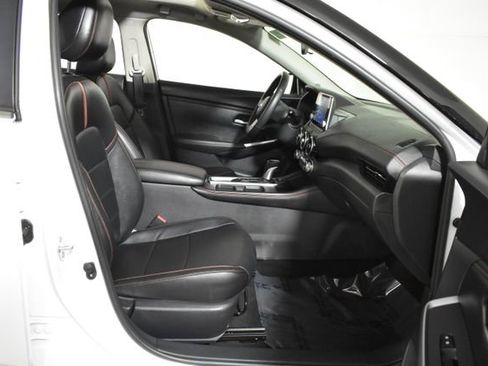 Used 2025 Nissan Sentra SR w/ SR Premium Package FWD image 35