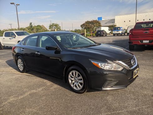 Used 2016 Nissan Altima 2.5 S w/ Power Driver Seat Package image 2