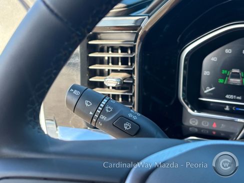 Used 2025 GMC Sierra 1500 SLE image 19