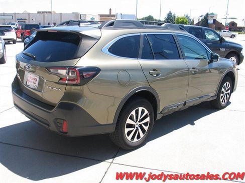 Used 2022 Subaru Outback Premium AWD/4WD image 29