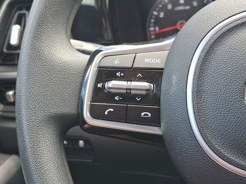Certified 2023 Kia Sorento LX FWD image 9