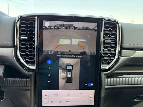 Used 2024 Ford Ranger Lariat w/ Trailer Tow Package image 21