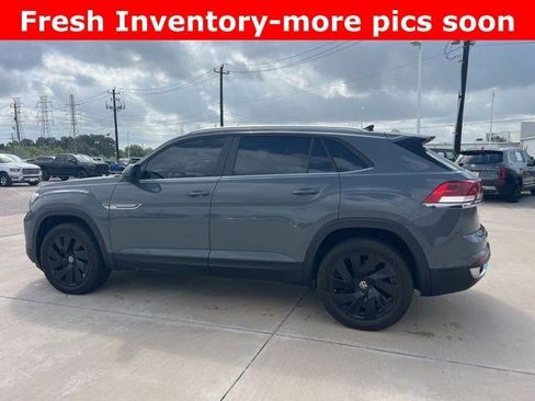 Used 2024 Volkswagen Atlas Cross Sport SE w/ Black Wheel Package image 5
