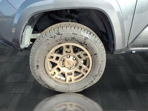 Used 2020 Toyota Tacoma SR5 image 13