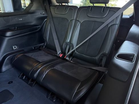 Used 2023 Jeep Grand Cherokee L Laredo RWD image 15