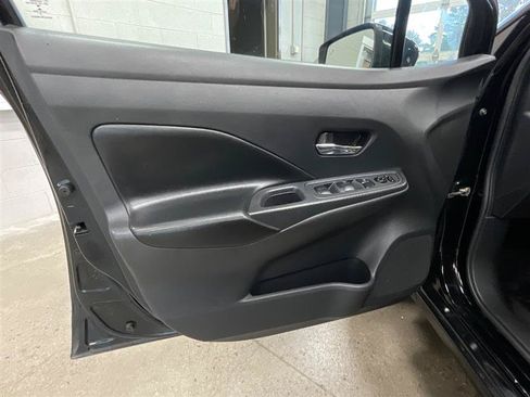 Used 2020 Nissan Versa SV FWD image 10