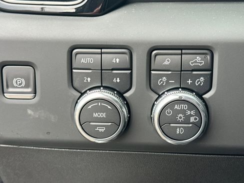 New 2025 GMC Sierra 3500 AT4 w/ Technology Package image 30