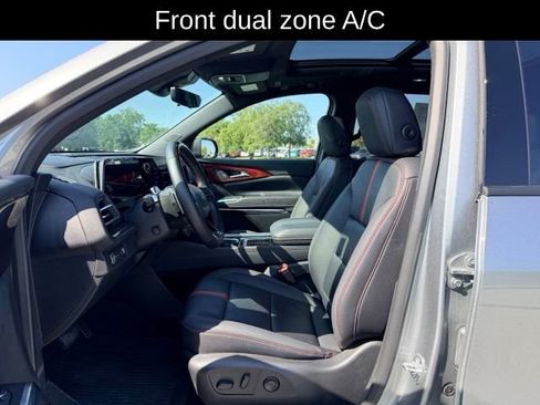 Certified 2025 Chevrolet Traverse RS AWD/4WD image 8