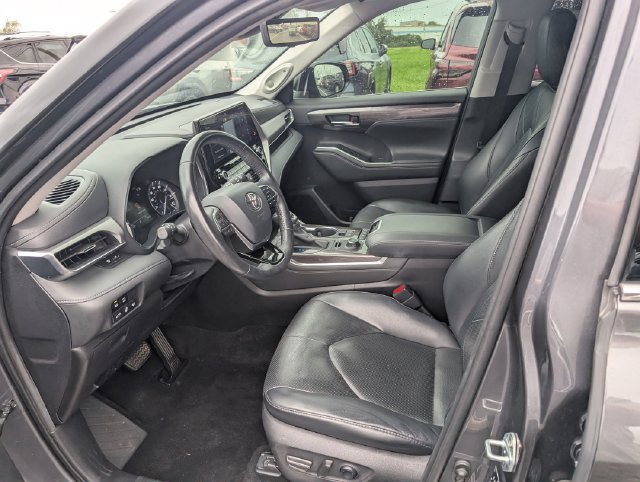 Used 2020 Toyota Highlander Platinum AWD/4WD image 13