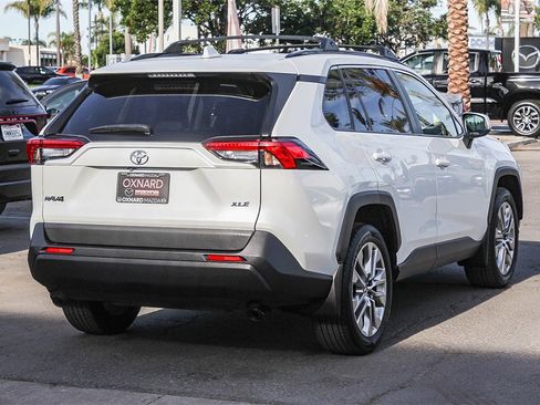 Used 2023 Toyota RAV4 XLE Premium image 4