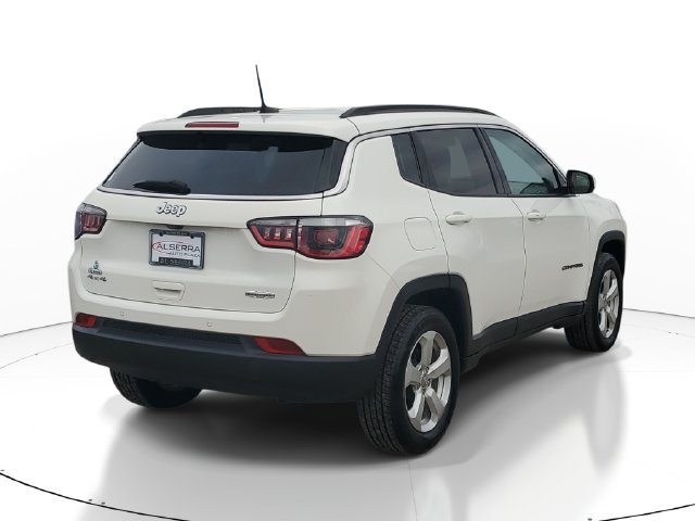 Used 2017 Jeep Compass Latitude w/ Popular Equipment Group AWD/4WD image 4