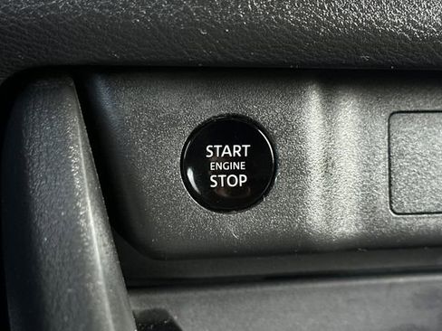 Used 2024 Nissan Rogue SV image 25