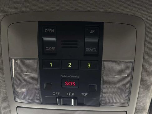Used 2011 Lexus CT 200h Premium w/ Premium Audio Pkg FWD image 29