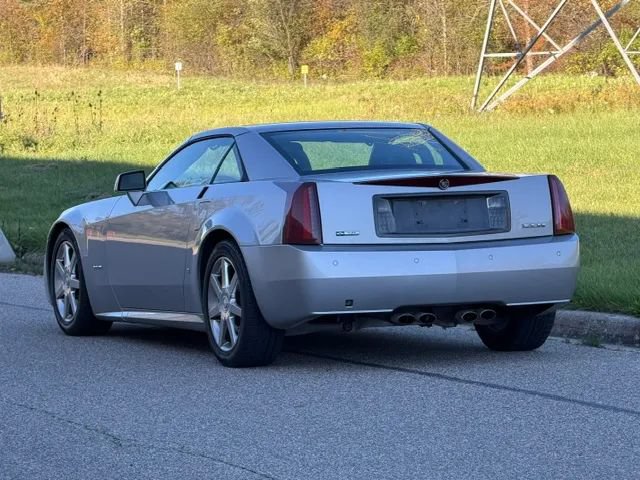 Used 2007 Cadillac XLR RWD image 17