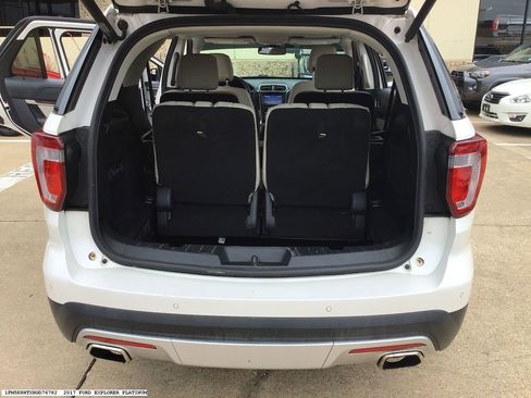 Used 2017 Ford Explorer Platinum image 16
