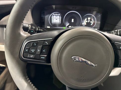 Used 2016 Jaguar XF Prestige image 55