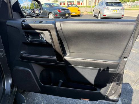 Used 2014 Toyota 4Runner Trail AWD/4WD image 87