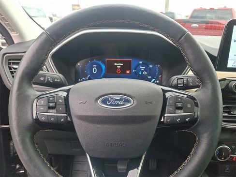 Certified 2022 Ford Escape Titanium w/ Titanium Elite Package image 21