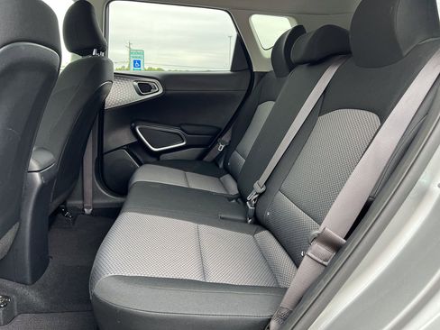 Used 2025 Kia Soul LX w/ LX Technology Package FWD image 21