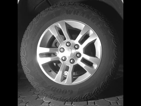 Used 2020 Chevrolet Suburban LT image 10