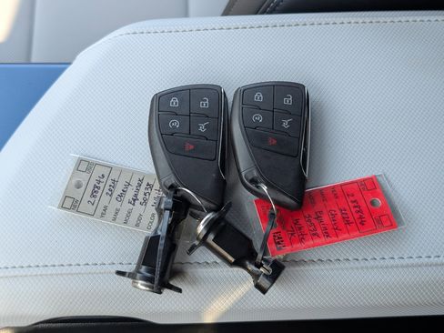 Used 2024 Chevrolet Equinox EV LT w/ LPO, Blackout Package image 38