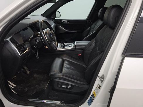 Used 2023 BMW X5 xDrive40i w/ M Sport Package image 3