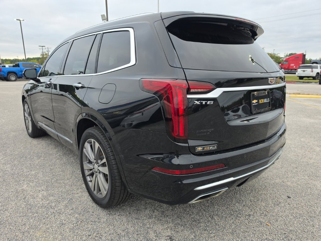 Used 2020 Cadillac XT6 Premium Luxury FWD image 3