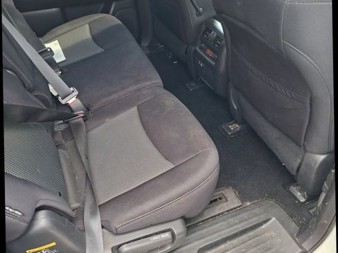 Used 2019 Nissan Pathfinder S AWD/4WD image 10