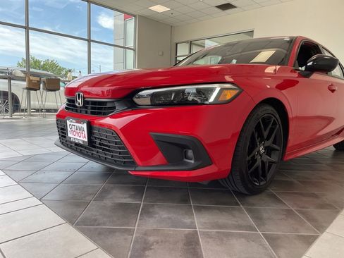 Used 2023 Honda Civic Sport image 14