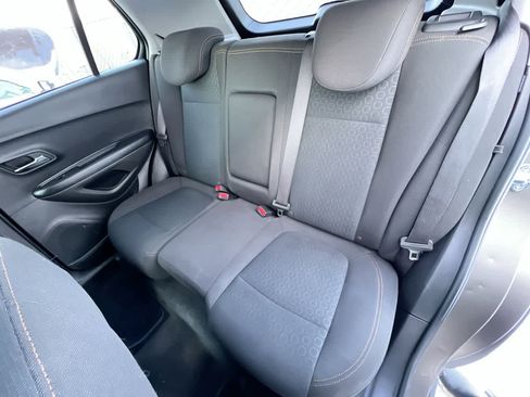 Used 2022 Chevrolet Trax LS w/ Tint and Cruise Package image 23